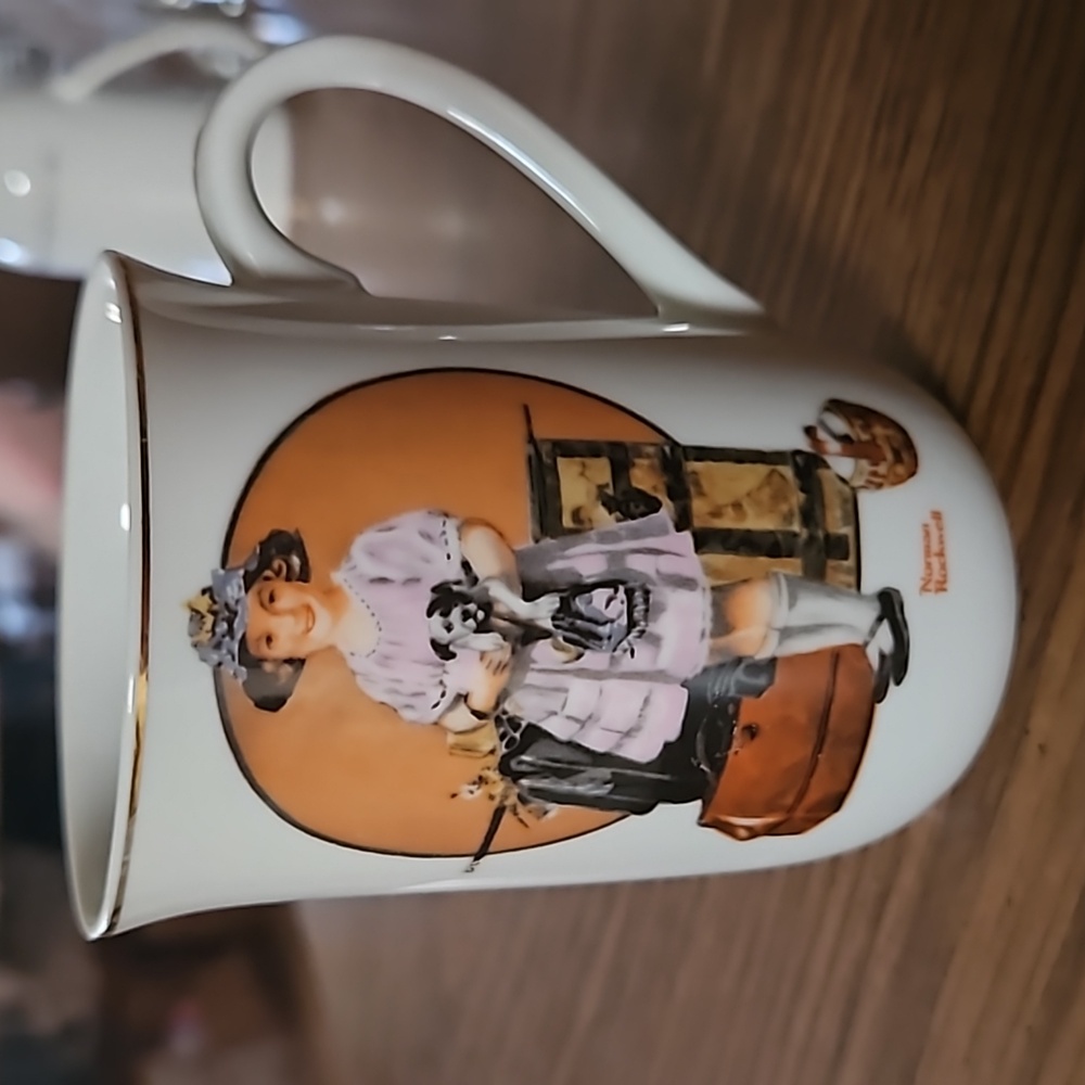 H.M.I. 1981 Norman Rockwell "Vacation's Over" Teacup Mug-24k Trim-EC